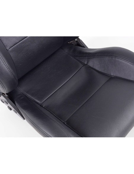 I sedili sportivi FK per i sedili semiguscio delle auto conferiscono a Charleston un look da sport motoristico