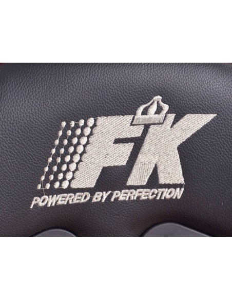 Sedili sportivi FK I sedili semigusci automatici conferiscono a Boston un look da sport motoristico